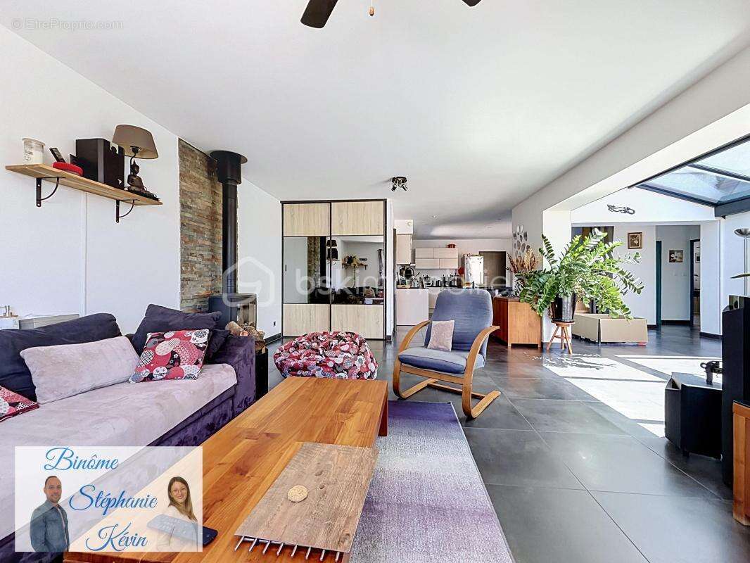 Maison familiale (5 chambres) avec piscine — Quartier calme à Cournonsec  - photo 6