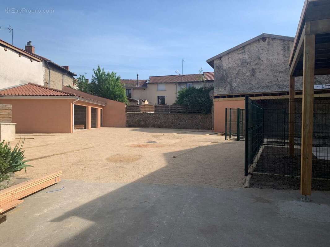 Appartement à SAINT-JUST-SAINT-RAMBERT