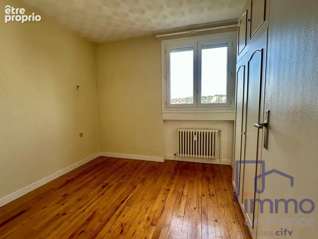 Appartement 57 m² à Saint-Etienne  - photo 6