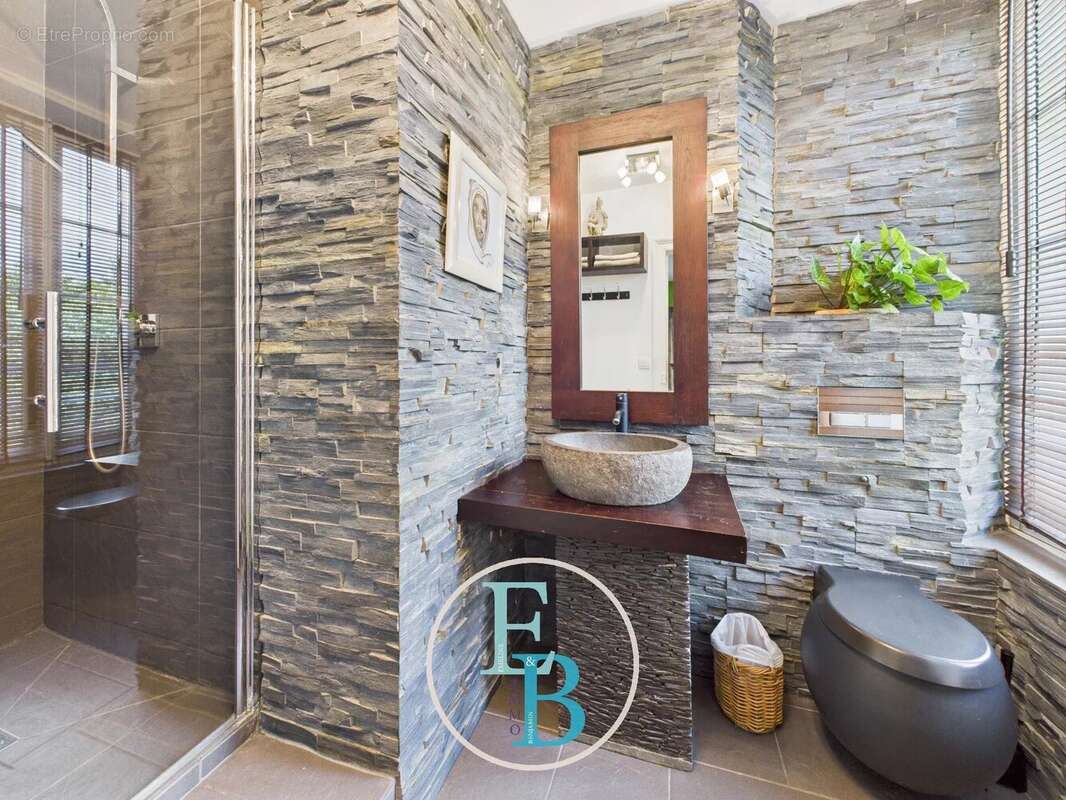 Maison à BRETTEVILLE-SUR-LAIZE