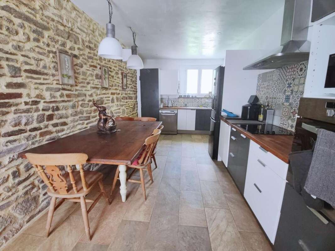 Photo 2 - Maison à FOUGEROLLES-DU-PLESSIS