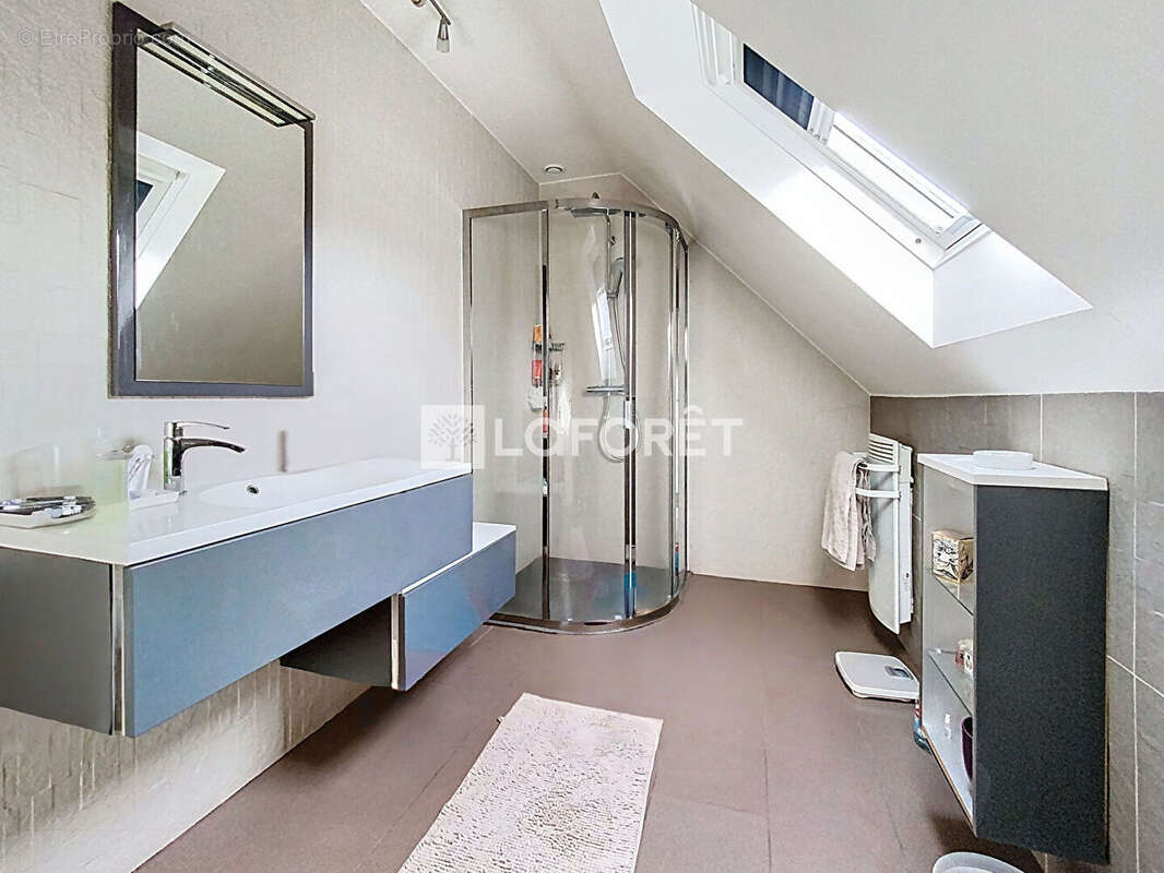 Maison à VERNEUIL-SUR-SEINE