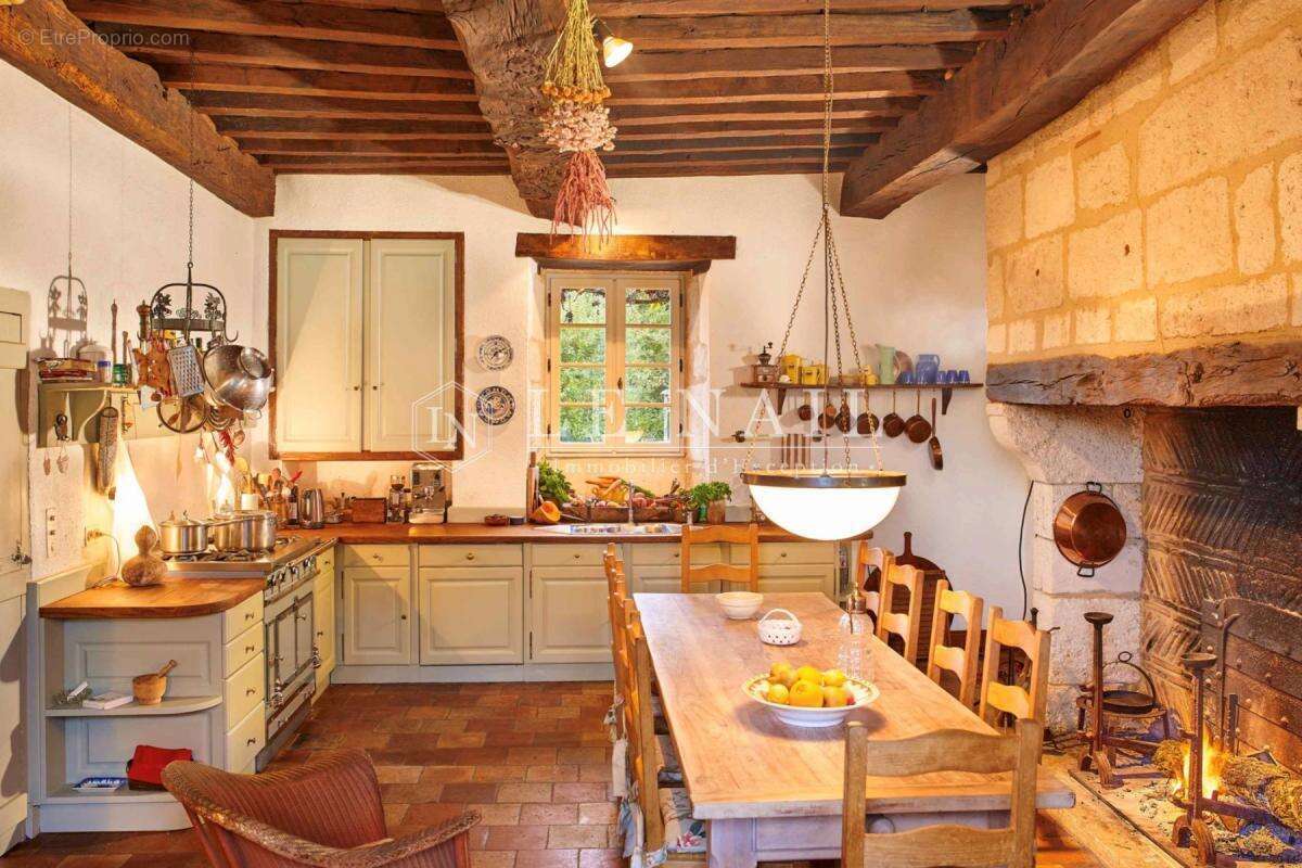 Maison à MONTAGNAC-LA-CREMPSE