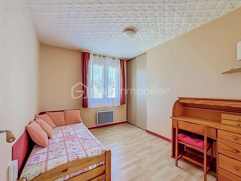 *** magnifique villa t7 de 222 m² avec piscine - castries *** - photo 22