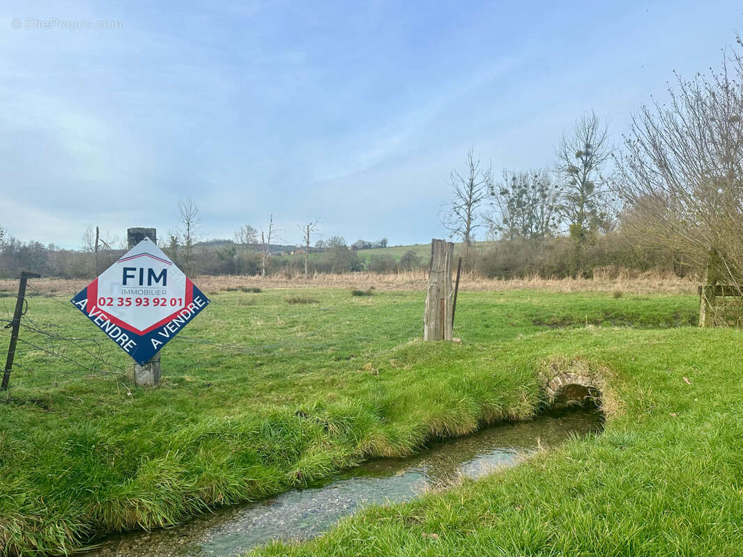 Terrain à LONDINIERES
