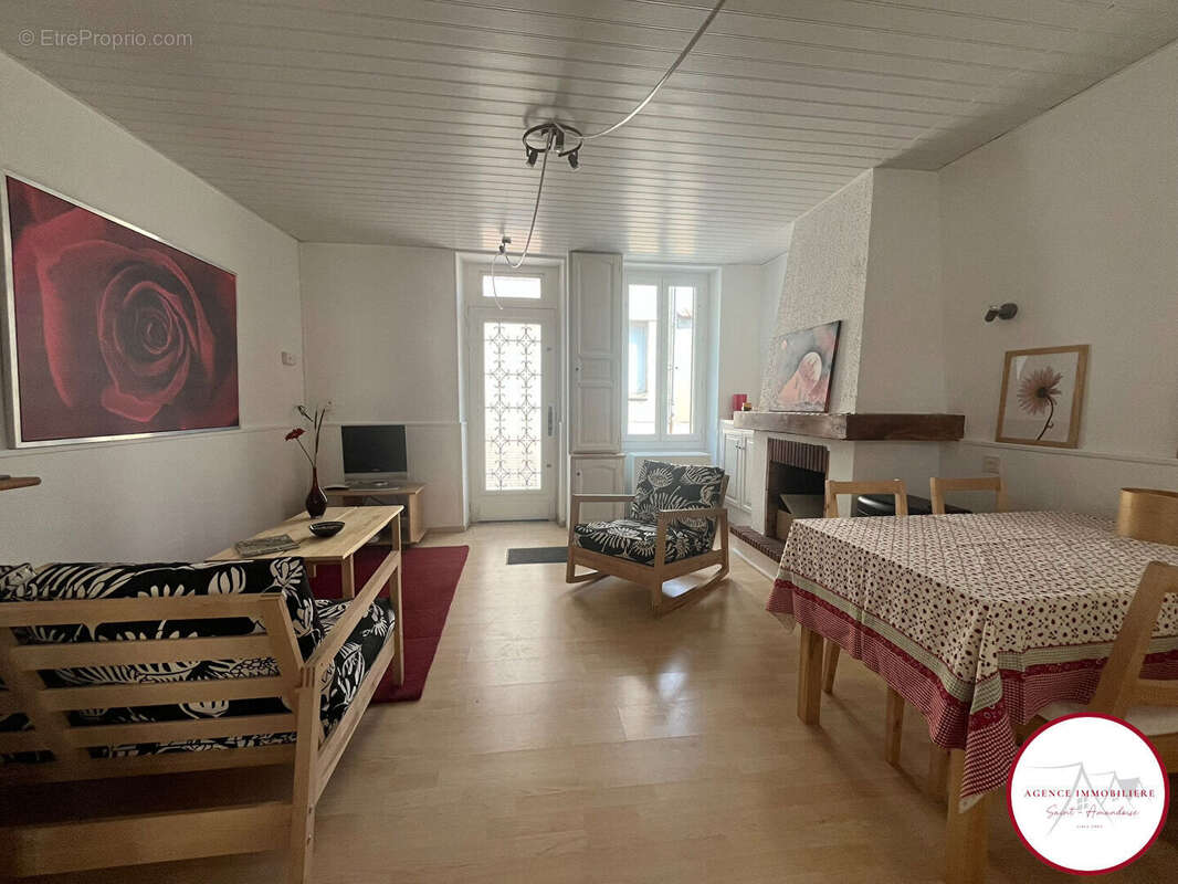 Maison de ville 48 m² avec dépendance - SAINT AMAND MONTROND - photo 3