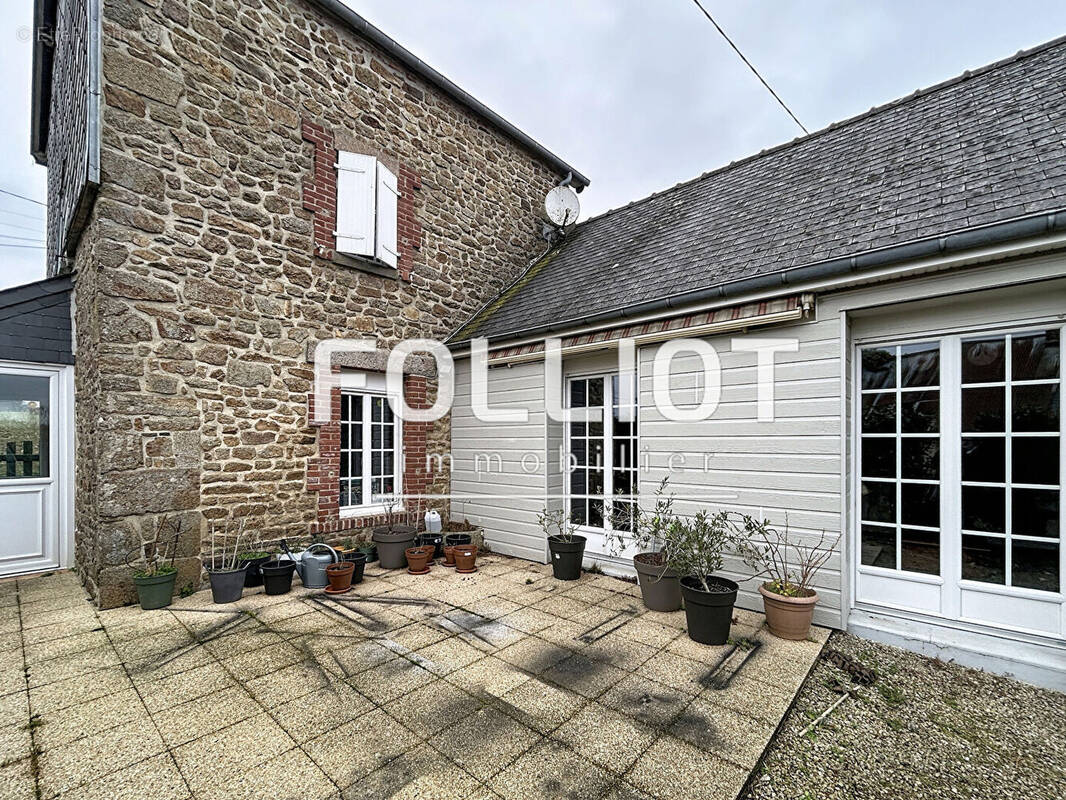 Maison à SAINT-SEVER-CALVADOS