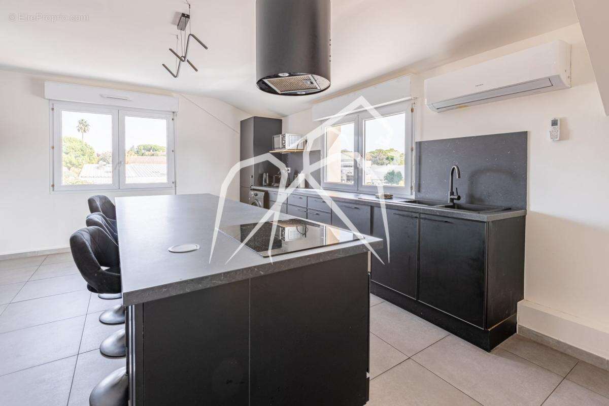 Appartement à LAVERUNE