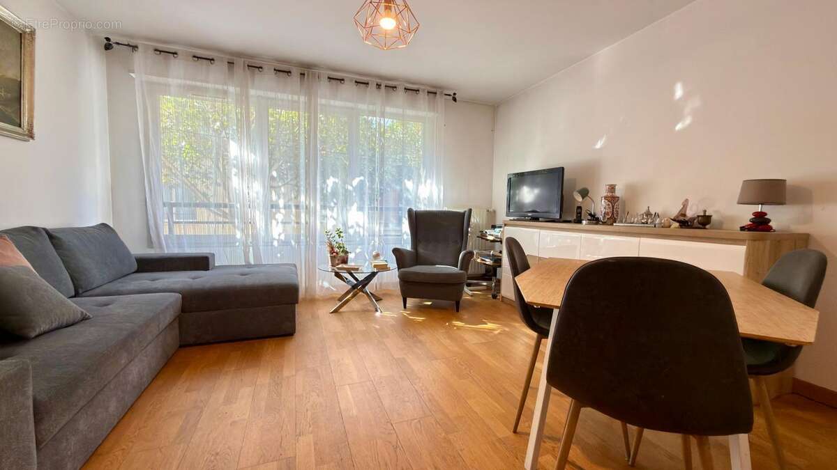 Appartement à LE PERREUX-SUR-MARNE