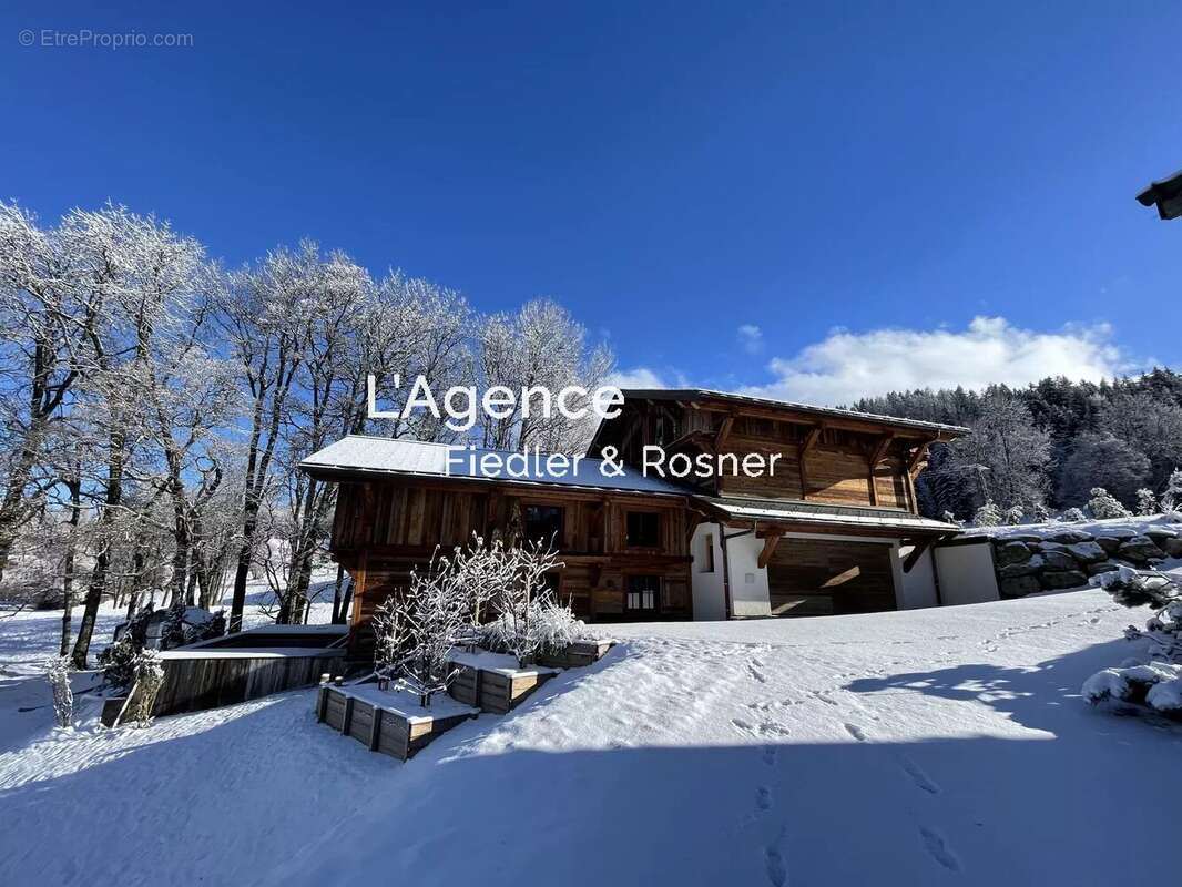 Maison à DEMI-QUARTIER