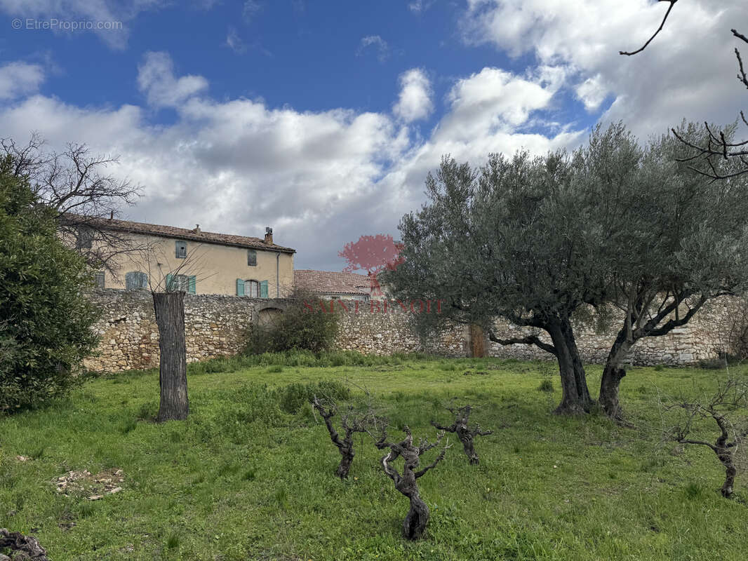 Maison à MONTPEYROUX