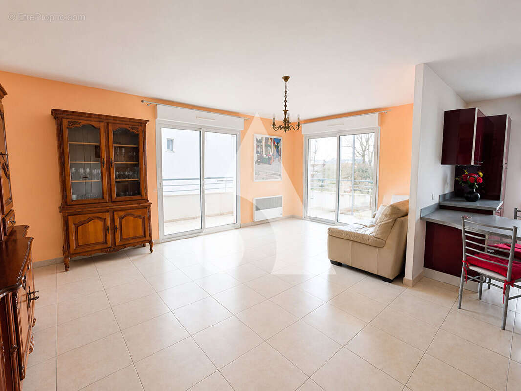 Appartement SAINTE GENEVIEVE DES 3 pièces 79.35m² - photo 2