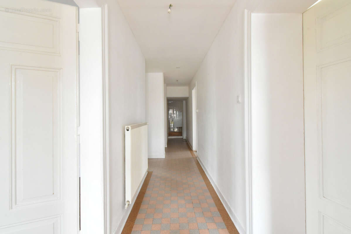 Appartement à COURCELLES-SUR-NIED