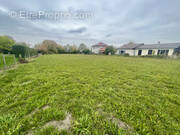 Terrain à SAINT-ETIENNE-DE-SAINT-GEOIRS