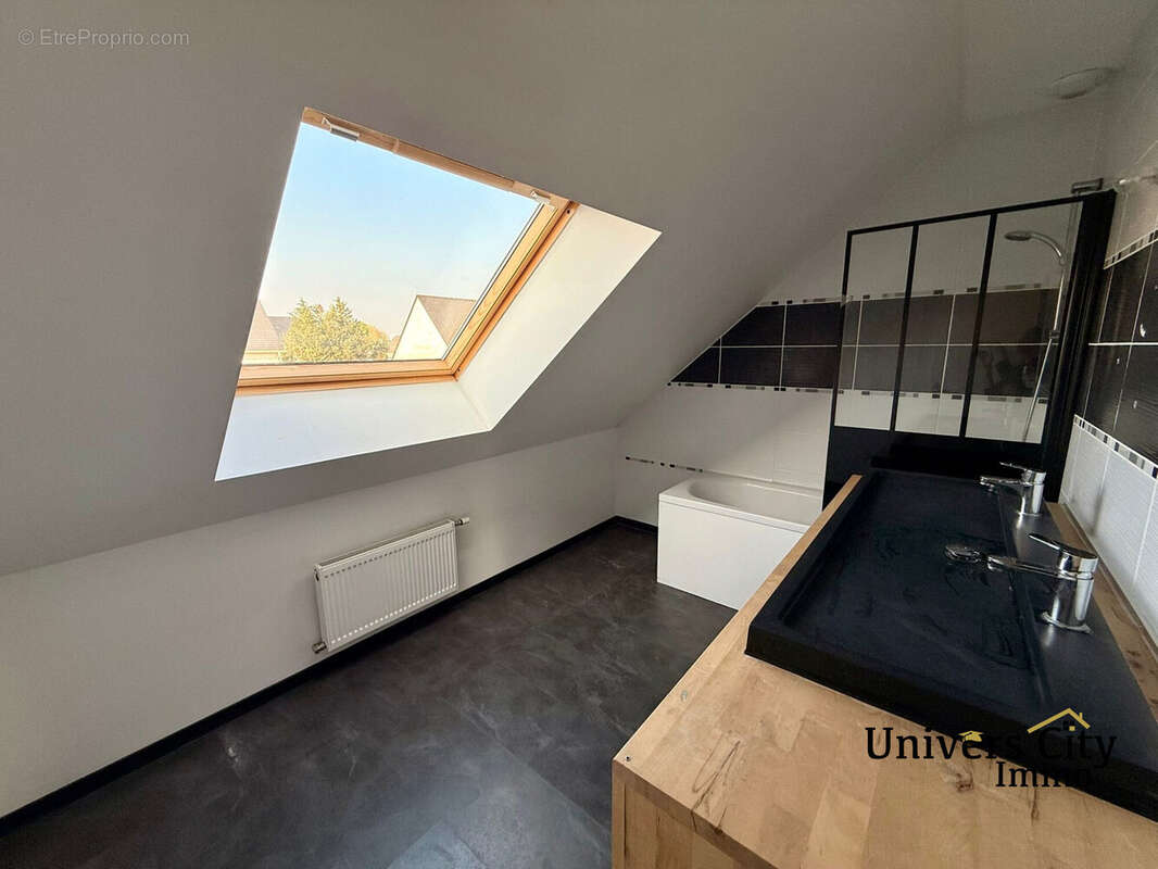 salle de bain - Maison à NORT-SUR-ERDRE