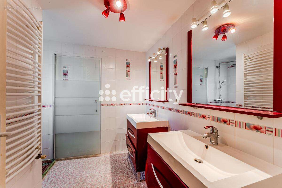 Maison 225 m² à Gujan-Mestras  - photo 18