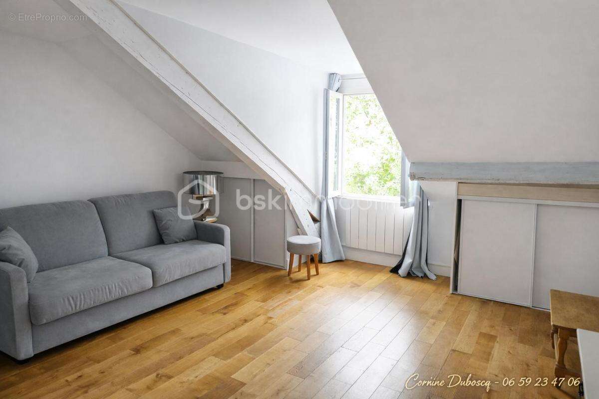 Appartement à PARIS-14E