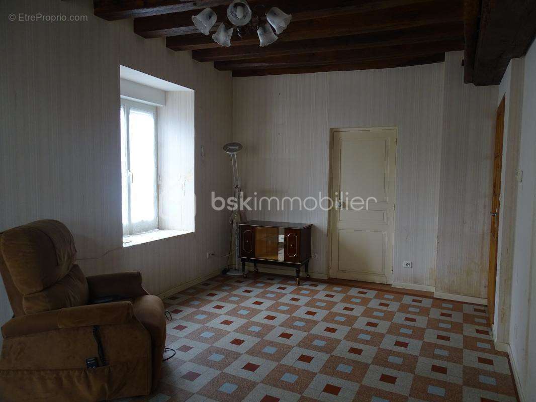 Maison à AUTRY-LE-CHATEL