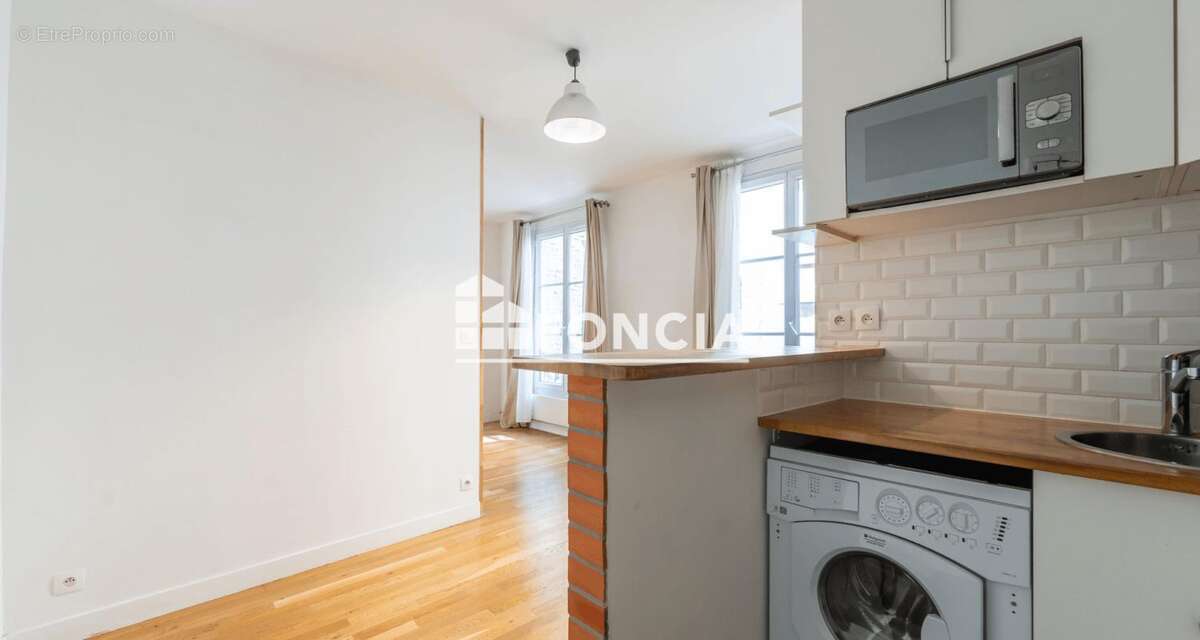 Appartement à PARIS-17E