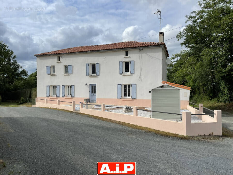 Maison à LE BOUPERE