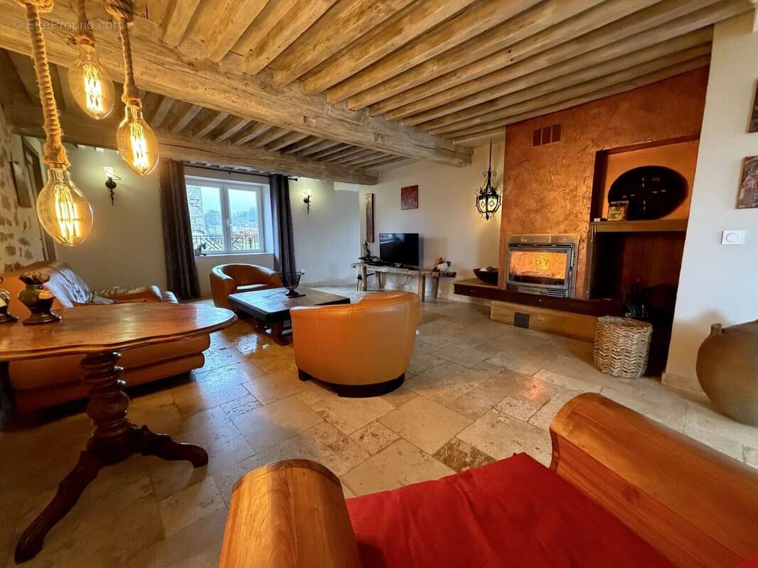 Maison à DUN-LES-PLACES