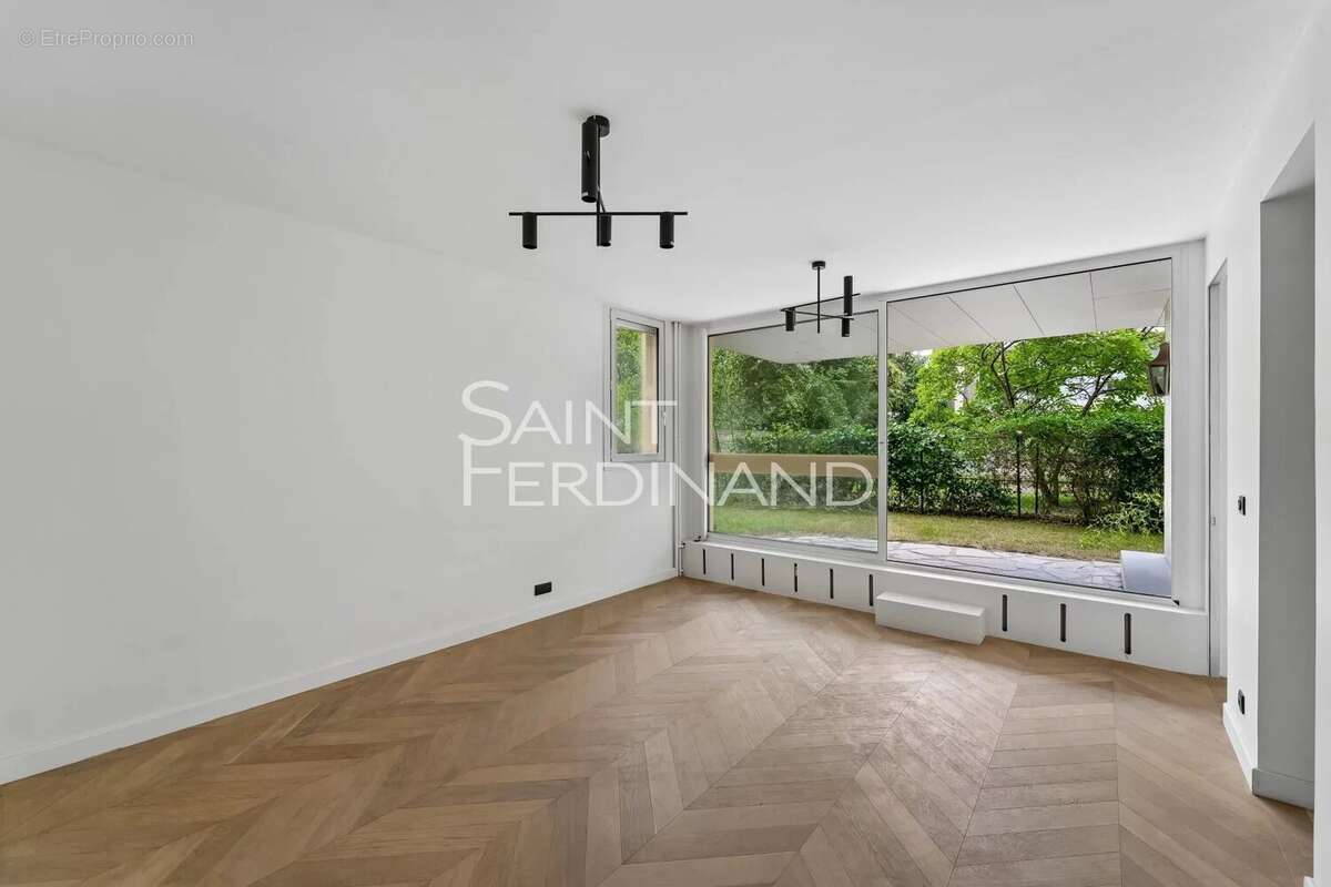 Appartement à NEUILLY-SUR-SEINE