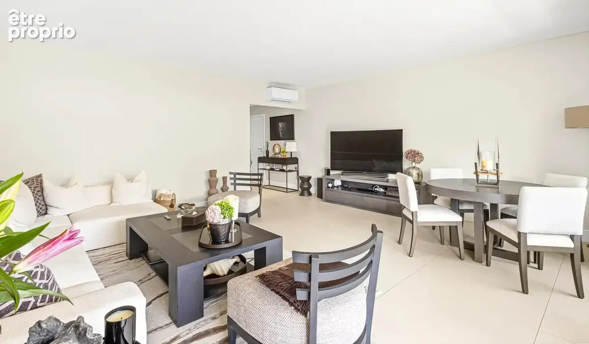 Appartement 4 pièces d’angle et traversant – Rénové avec élégance, grande terrasse et vue dégagée - photo 4