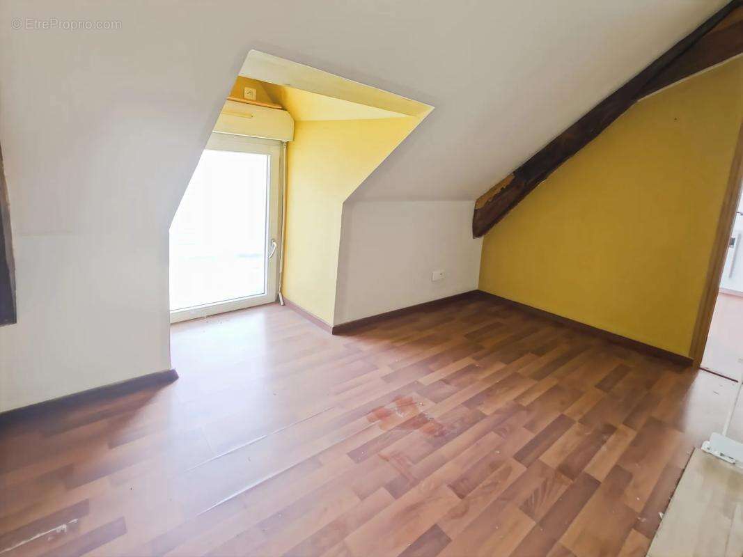 Maison à MONTFORT-LE-GESNOIS