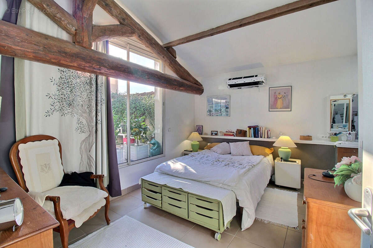 Appartement à MAUGUIO