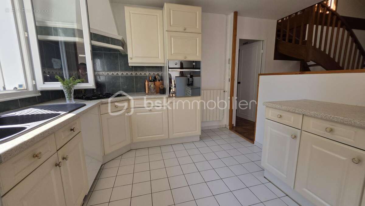 Maison plain-pied 115 m2 - 4 chambres - terrain 500 m2 - piscine - photo 6