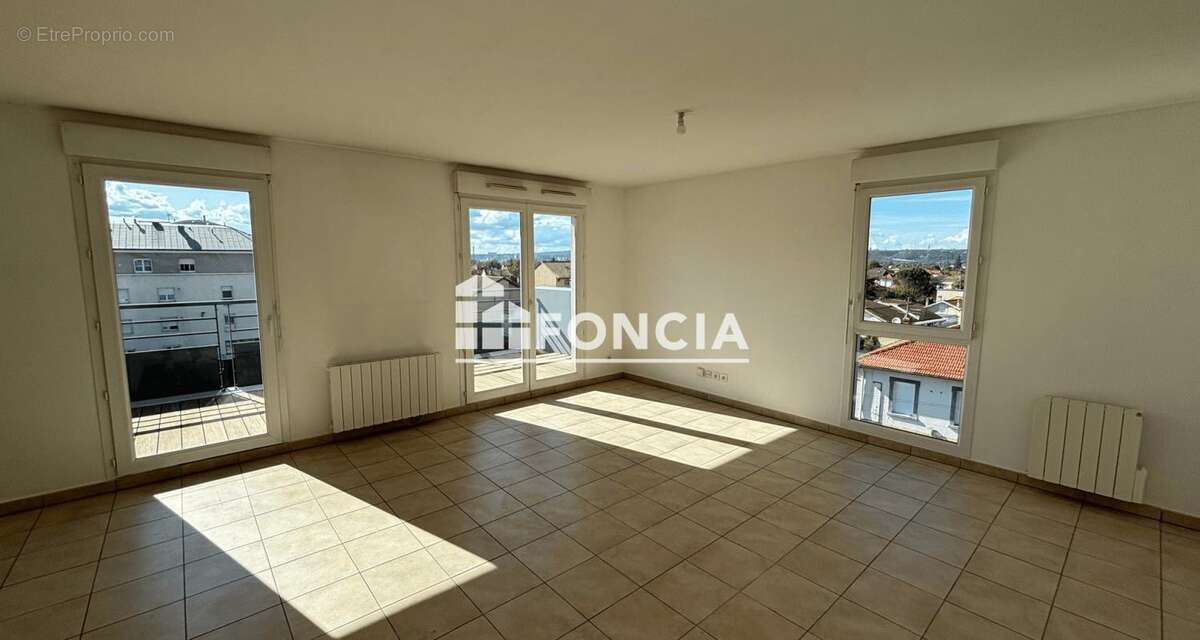 Appartement à DECINES-CHARPIEU