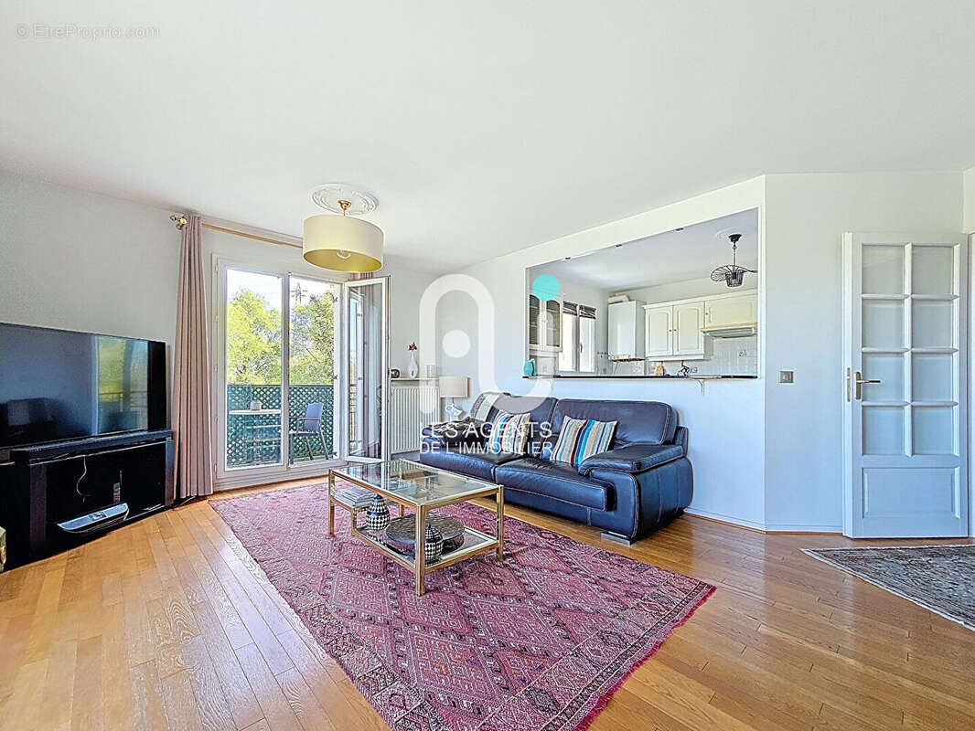 Appartement à VILLENEUVE-LA-GARENNE