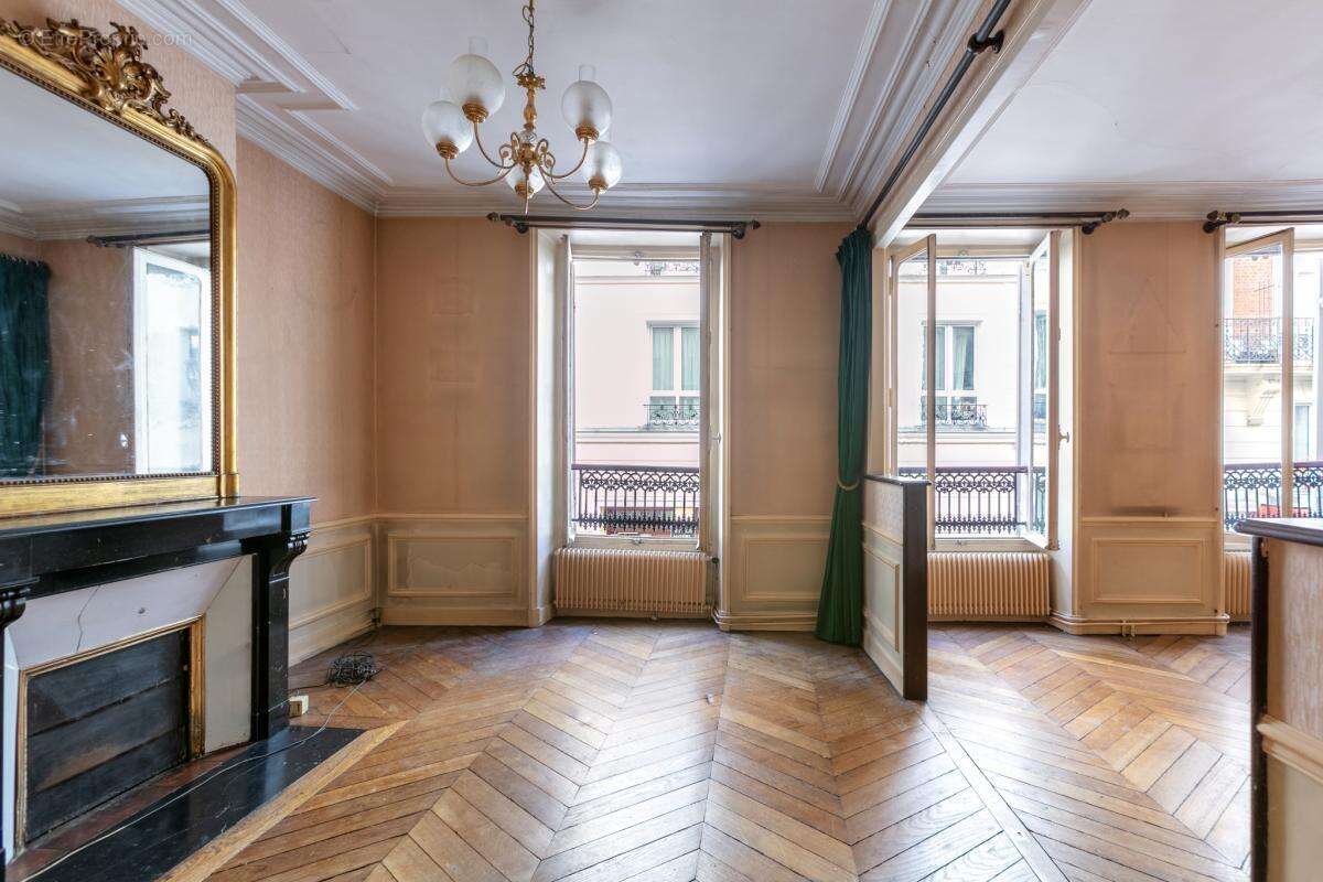 Paris 18e   Petite Carrière  Duplex à créer  6 pièces 4 ch - photo 5