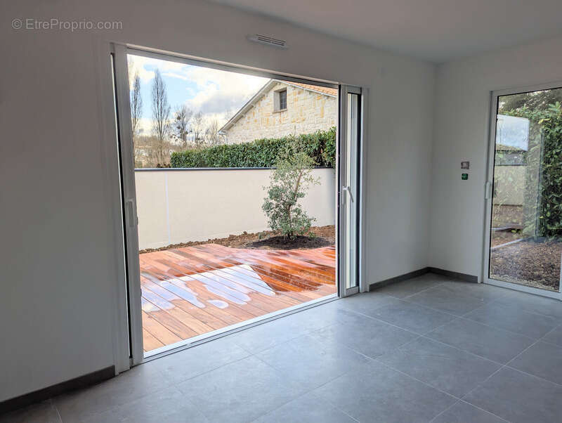 Maison à FLEAC
