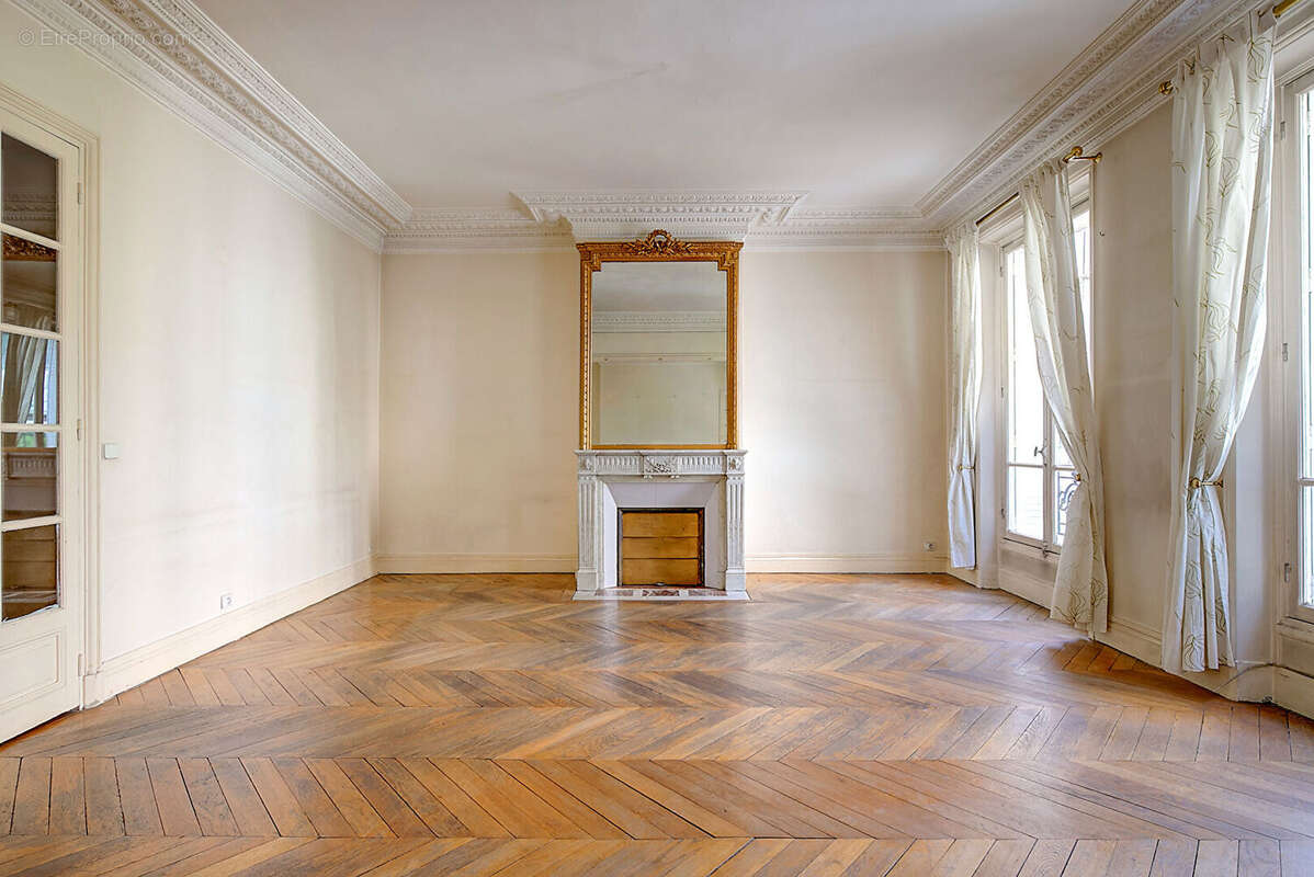 Appartement à NEUILLY-SUR-SEINE