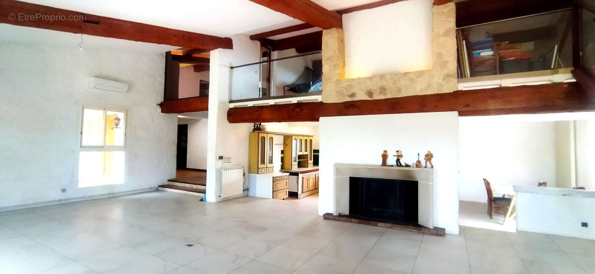 Maison à POUSSAN