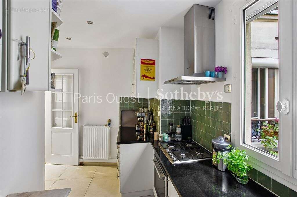 Appartement à PARIS-18E