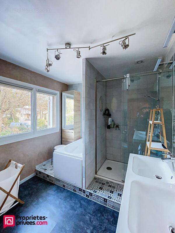 Maison à POURRIERES