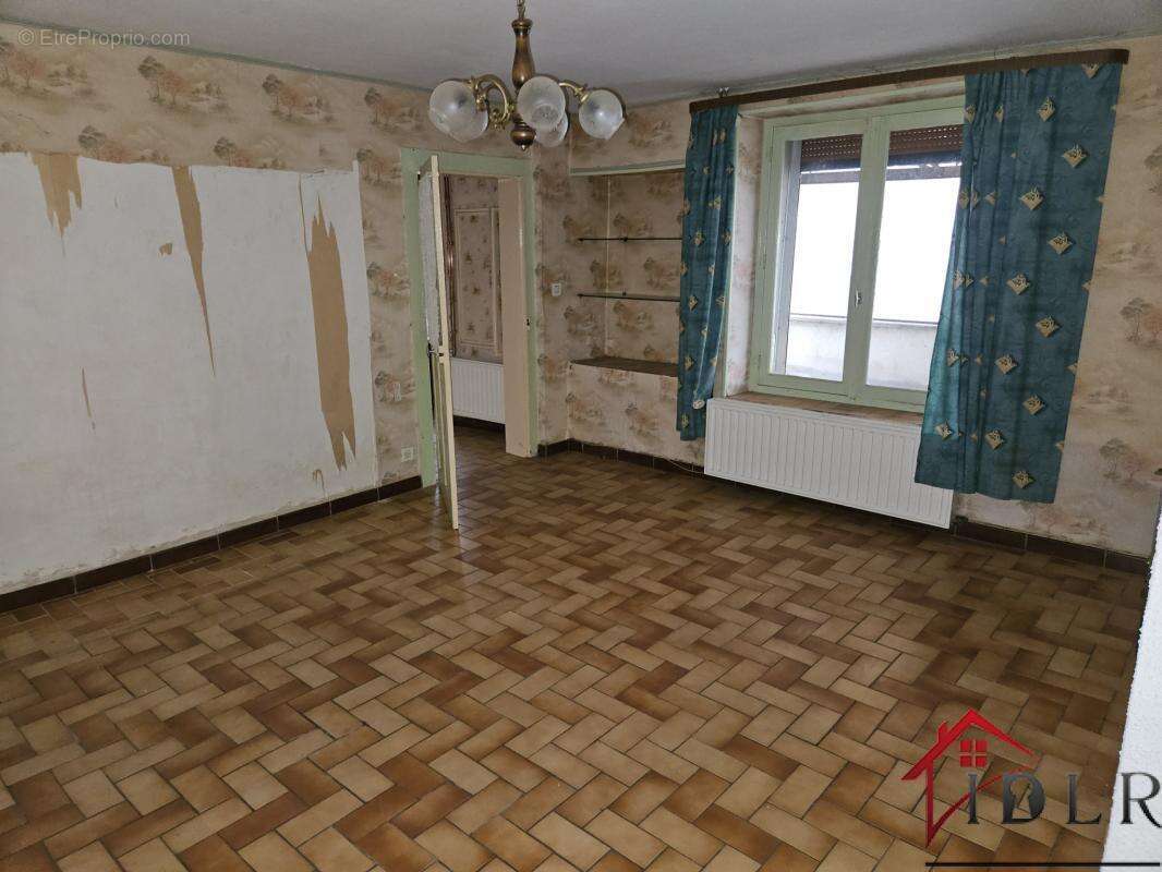 Maison à BROUSSEVAL