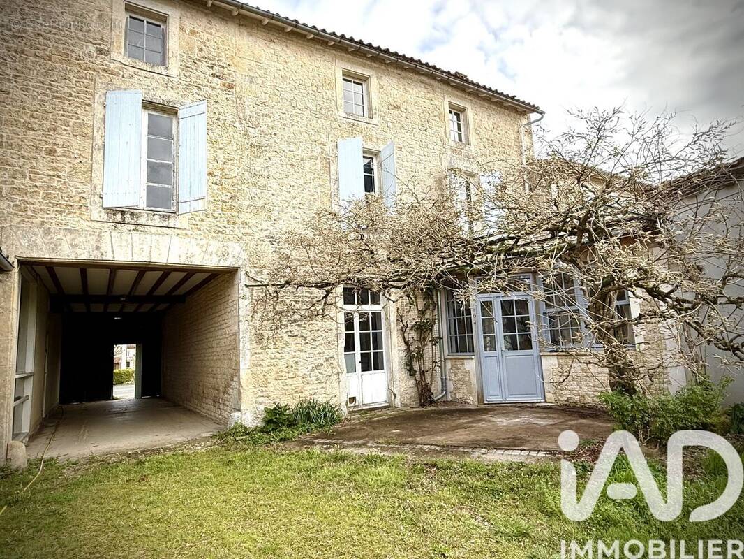 Photo 1 - Maison à BRIOUX-SUR-BOUTONNE