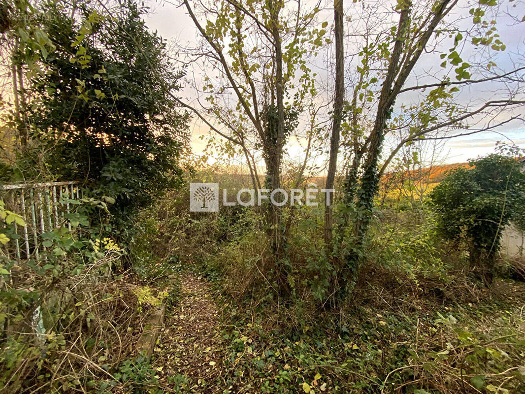 Maison à FOLLAINVILLE-DENNEMONT