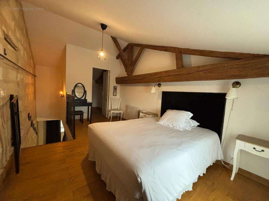 Maison à AMBARES-ET-LAGRAVE