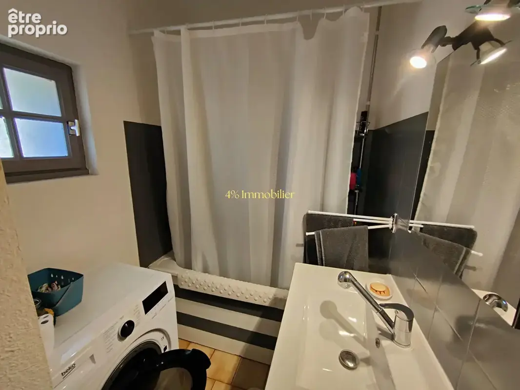 Appartement meublé au centre-ville d'Agde , dernier étage , Idéal investissement ou pied-à-terre - photo 11