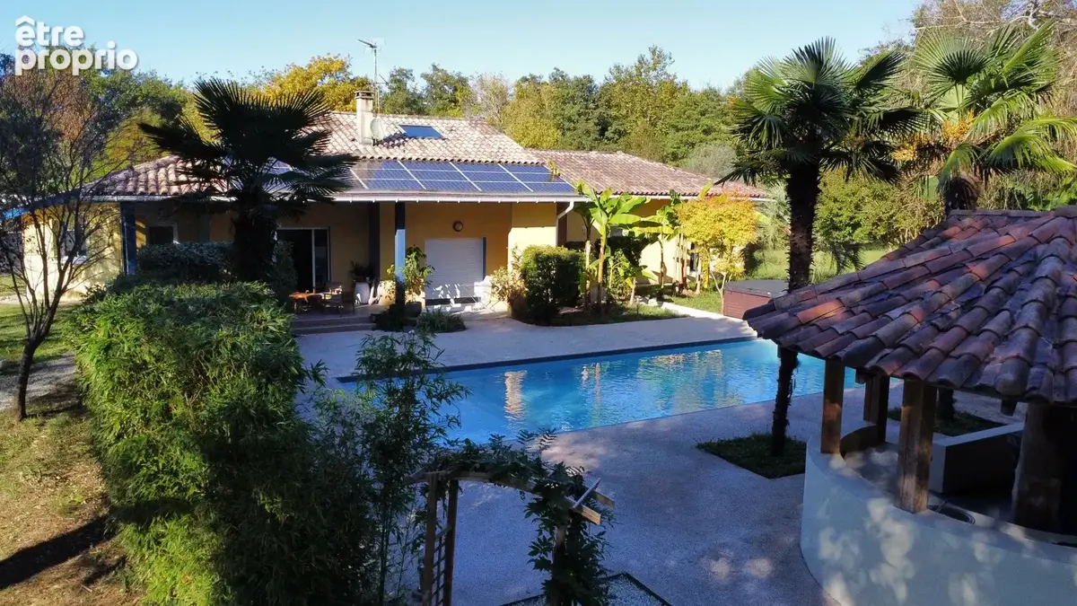 Maison T6 de 175 m² avec piscine plein sud, pool house et jacuzzi sur un terrain de 3 500 m² - photo 2