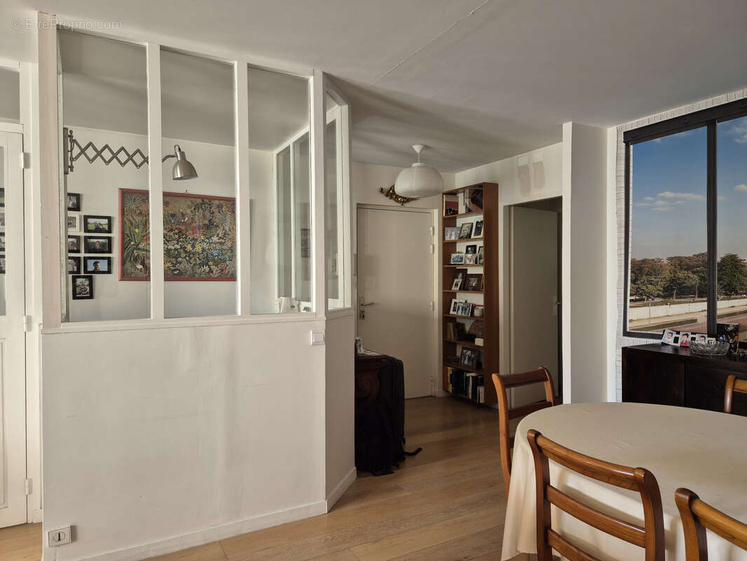 Appartement à LA GARENNE-COLOMBES