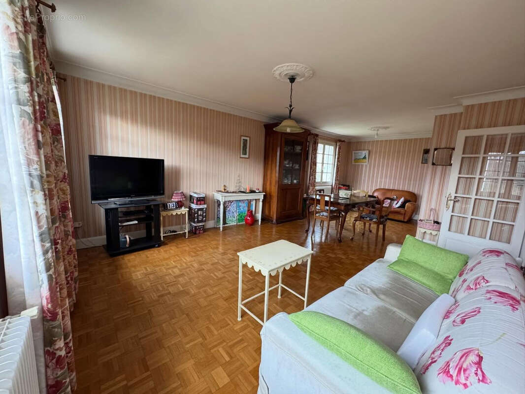 Maison à CHATENOY-LE-ROYAL