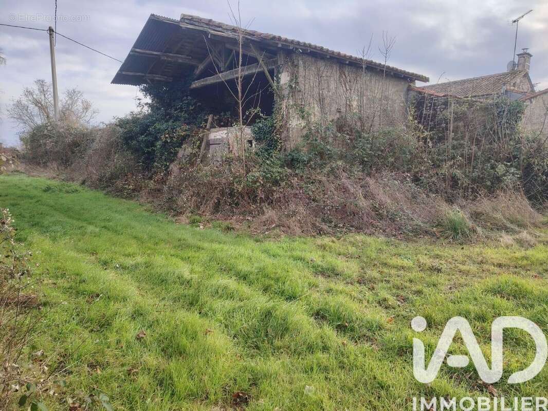 Maison 54 m² à La Magdeleine  - photo 4