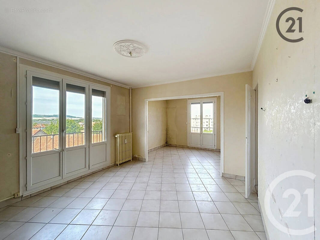 Appartement à LA CHAPELLE-SAINT-LUC