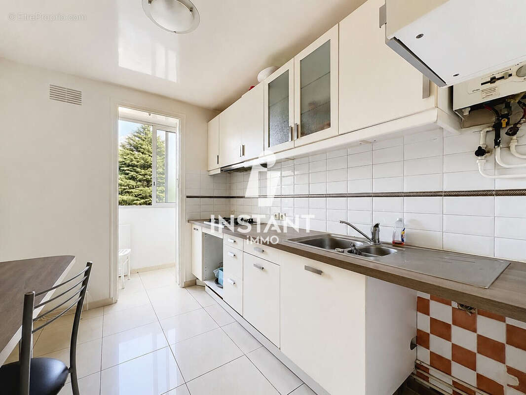 Appartement 78 m² à Creteil  - photo 3