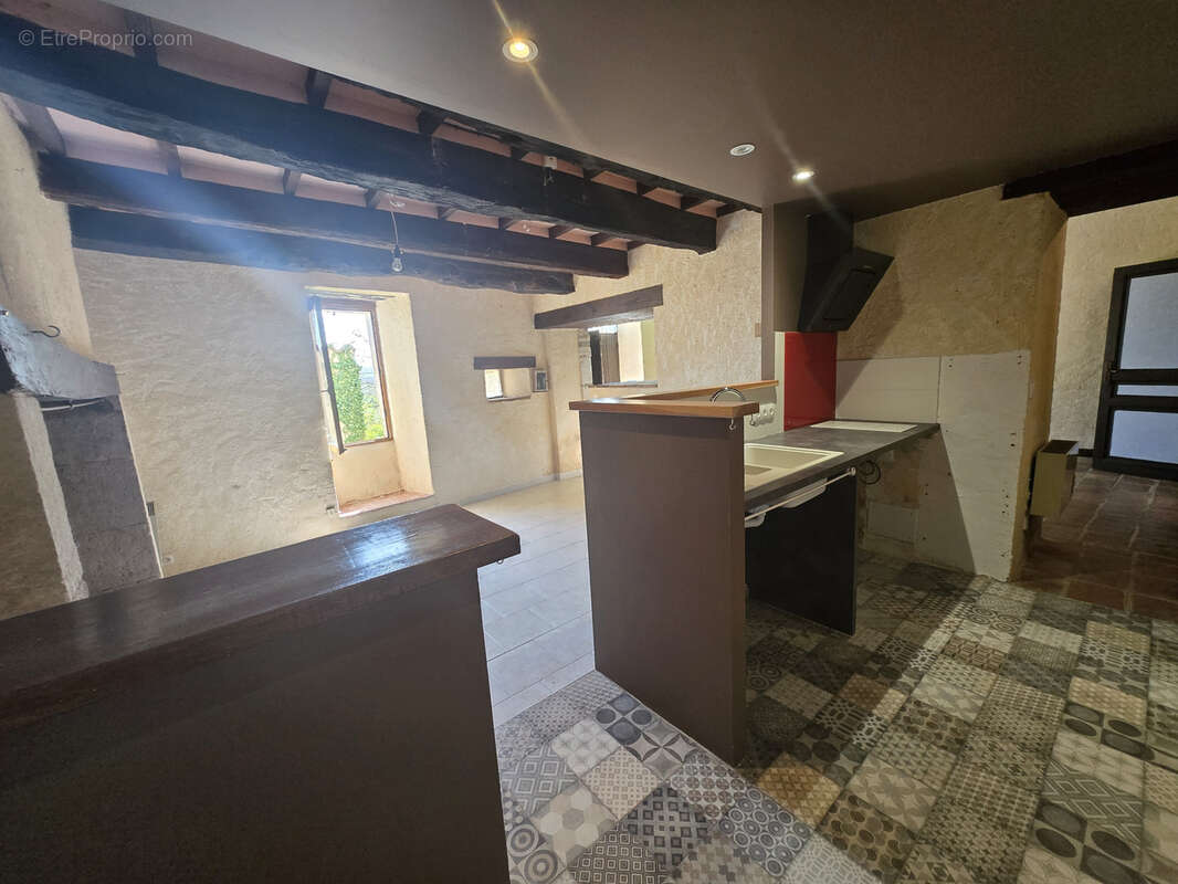 Maison à CAHUZAC-SUR-VERE